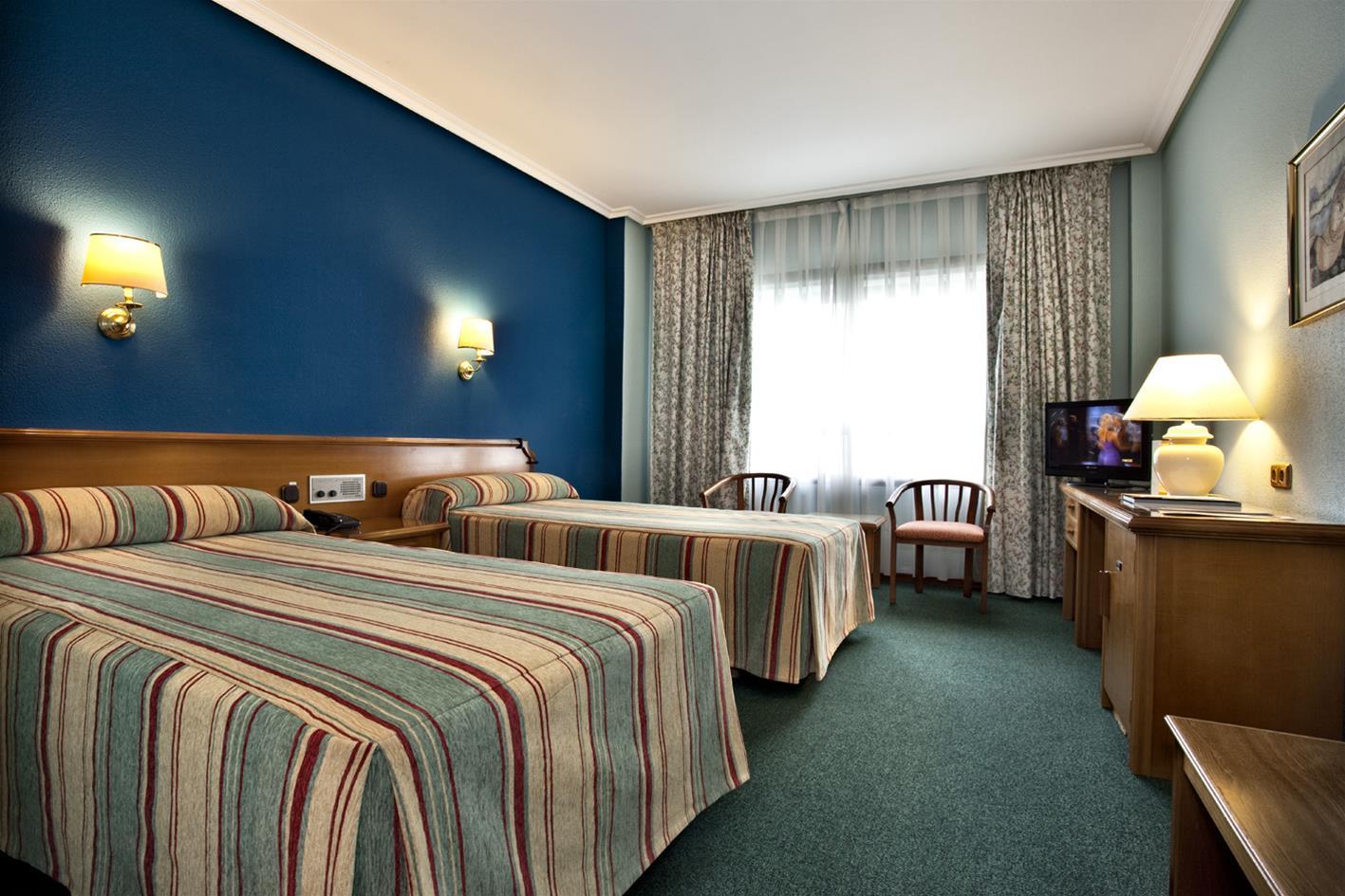 Hospedium Hotel Europa Centro Magaz De Pisuerga Extérieur photo