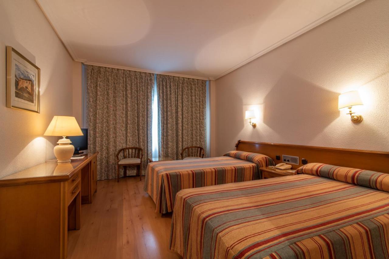 Hospedium Hotel Europa Centro Magaz De Pisuerga Extérieur photo